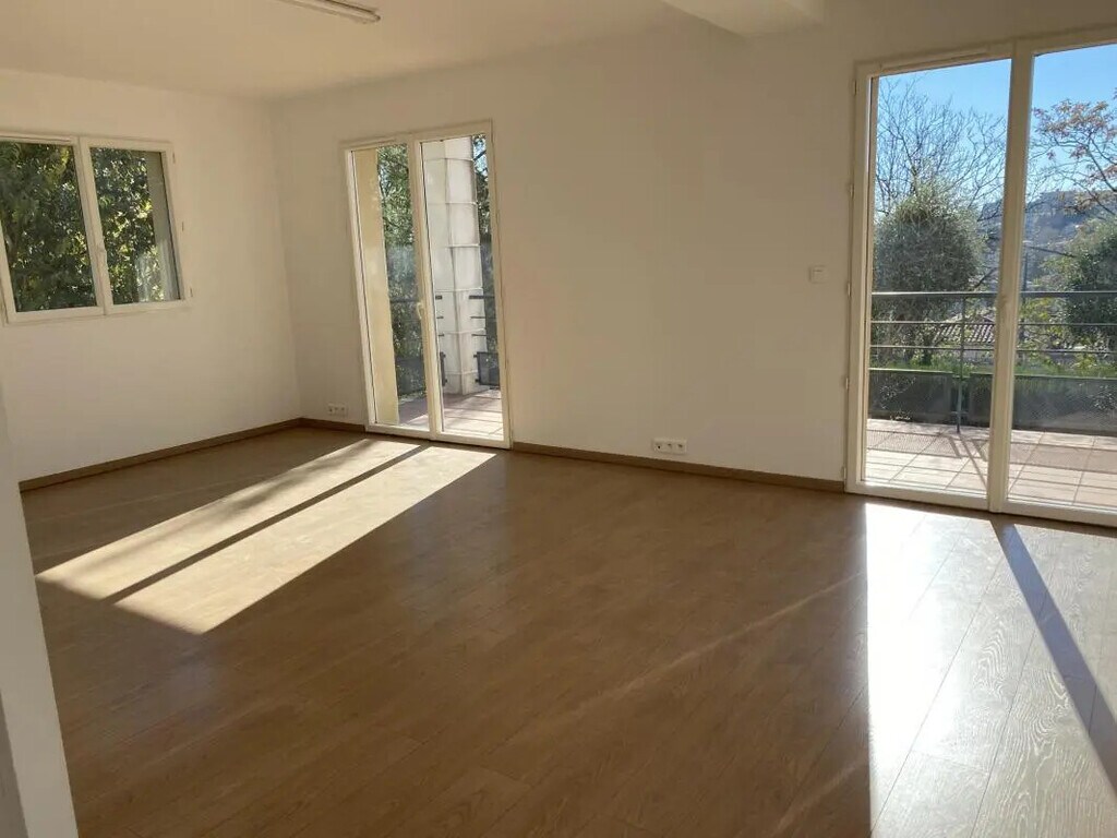 Location Bureaux 82 m² - Photo 1