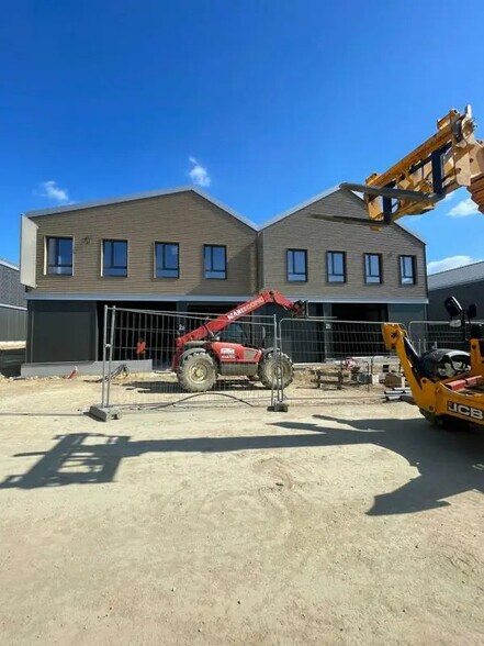 Flex in Groslay for lease - Construction Photo - Image 2 of 7