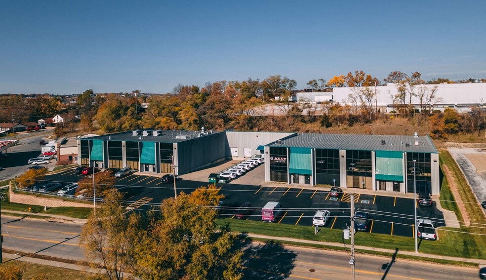 5810-5852 F St, Omaha, NE for lease - Building Photo - Image 2 of 6