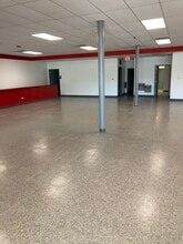 807-815 Devon Ave, Park Ridge, IL for lease Interior Photo- Image 2 of 3