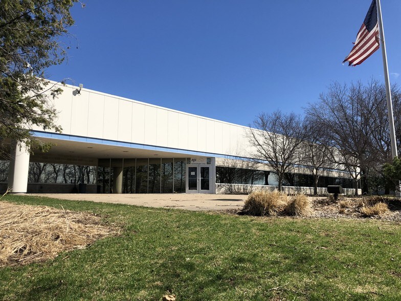 72 Perinton Pky, Fairport, NY 14450