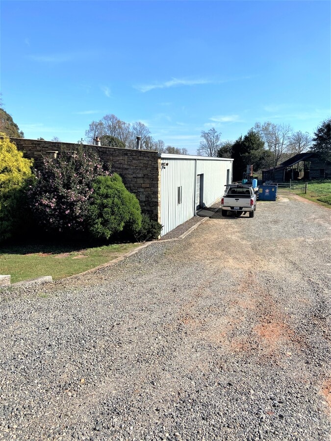 3880 Rock Barn Rd NE, Conover, NC 28613