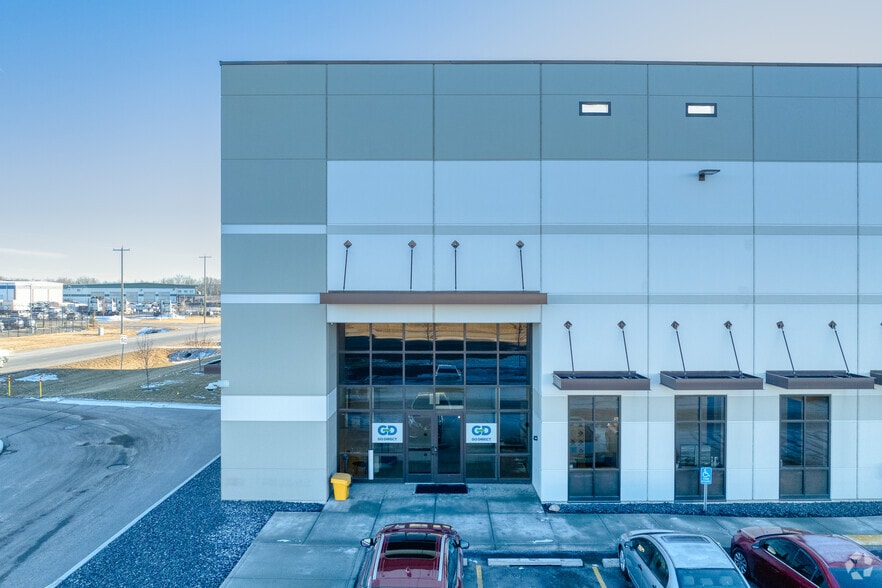 149 High Plains Pl, Rocky View C, AB for lease - Building Photo - Image 3 of 6