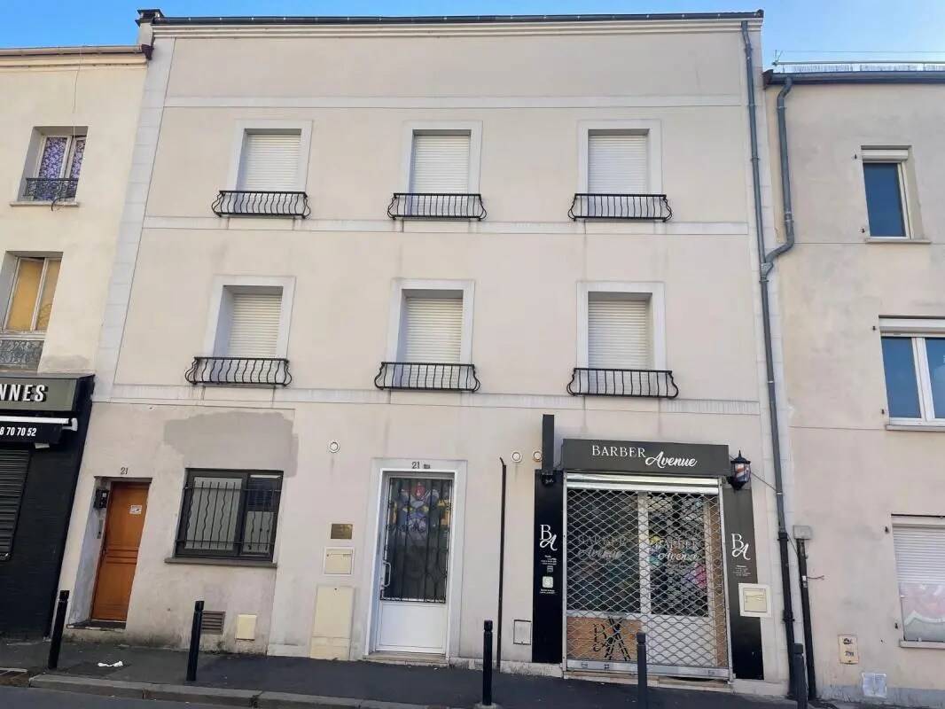 Office in Montreuil for lease Building Photo- Image 1 of 6