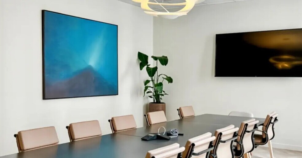 Office in Saint-Germain-en-Laye for lease - Interior Photo - Image 1 of 9