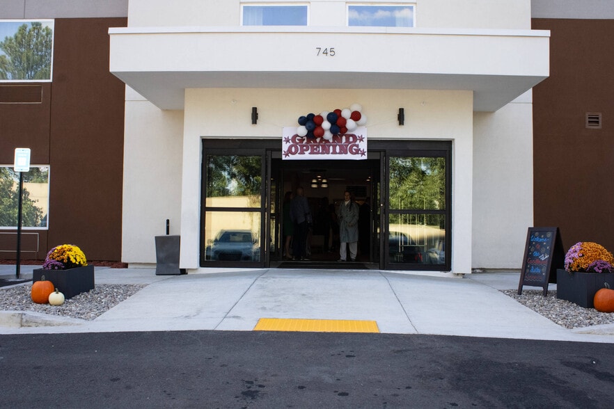 745 Cobb Place Blvd NW, Kennesaw, GA for sale - Building Photo - Image 3 of 15