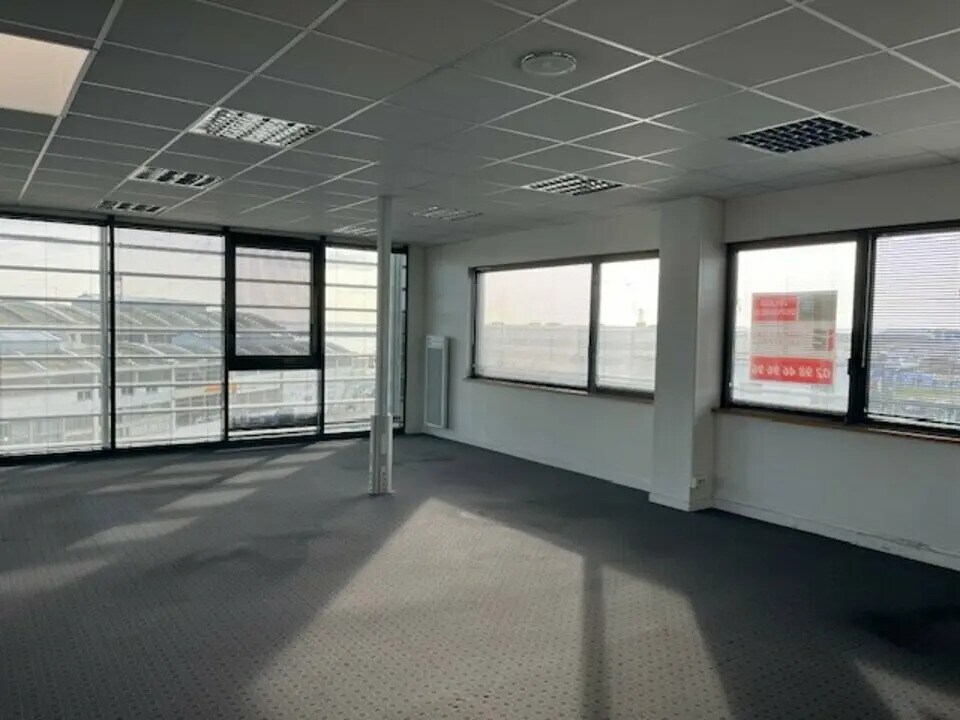 Location Bureaux 84 m² à 210 m² - Photo 1