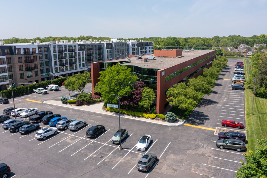 6960 Orchard Lake Rd, West Bloomfield, MI for lease - Building Photo - Image 3 of 12