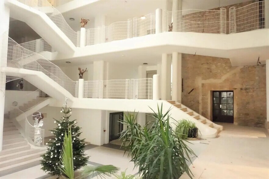 12 Impasse Les Bellevues, Mougins for sale - Building Photo - Image 3 of 9