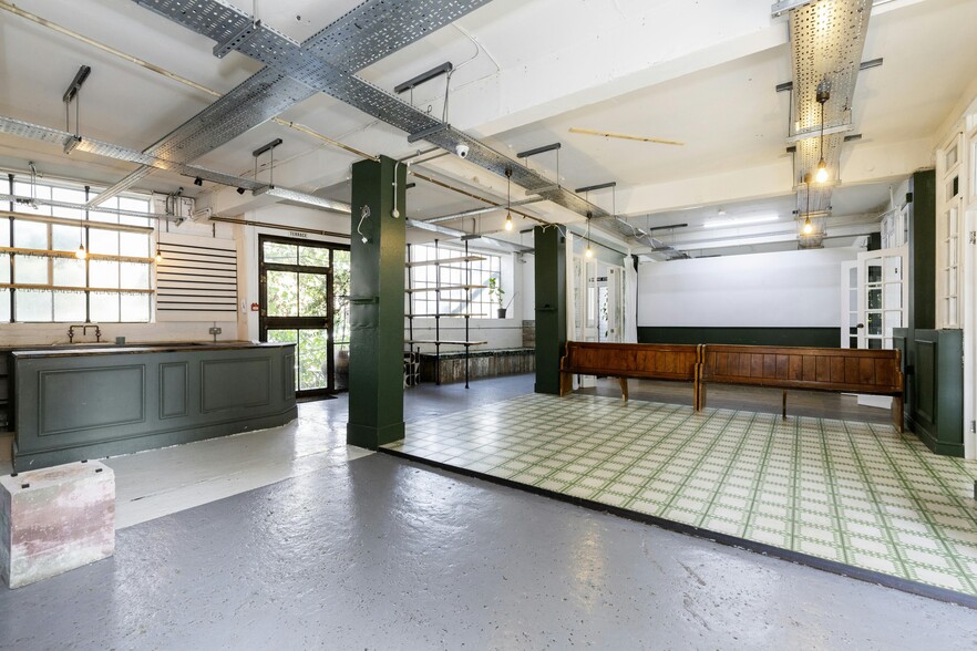 67 Vyner St, London for lease - Building Photo - Image 1 of 32