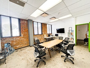 5777 Baum Blvd, Pittsburgh, PA for lease Interior Photo- Image 2 of 3