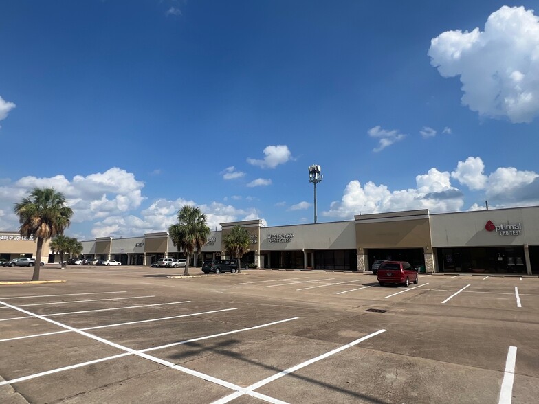 2703 S Hwy 6, Houston, TX for lease - Building Photo - Image 2 of 8