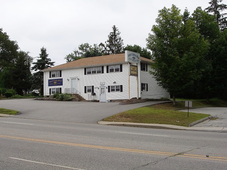 317 Long Hill Rd, Groton, CT 06340