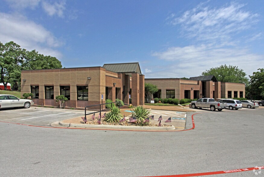 804 Santa Fe Dr, Weatherford, TX for lease - Primary Photo - Image 2 of 5
