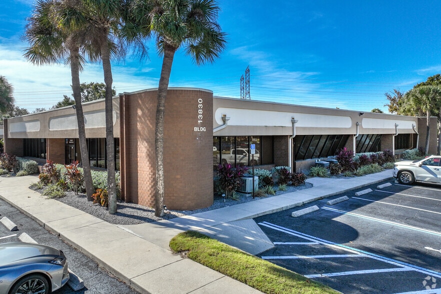 13830 N 58th St, Clearwater, FL for lease - Building Photo - Image 1 of 14