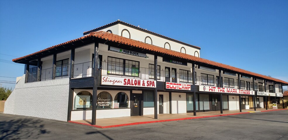 626-650 Tustin St, Orange, CA for lease - Building Photo - Image 2 of 4