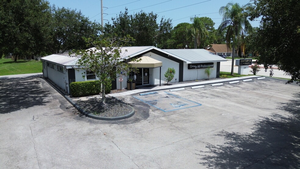 1399 SE Port St Lucie Blvd, Port Saint Lucie, FL for lease - Building Photo - Image 1 of 34