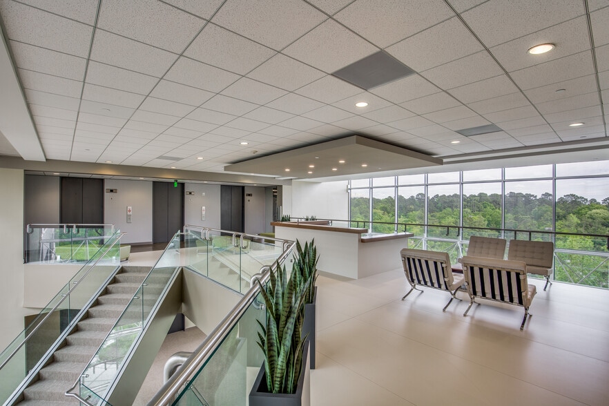 2001 Timberloch, The Woodlands, TX for lease - Interior Photo - Image 3 of 27