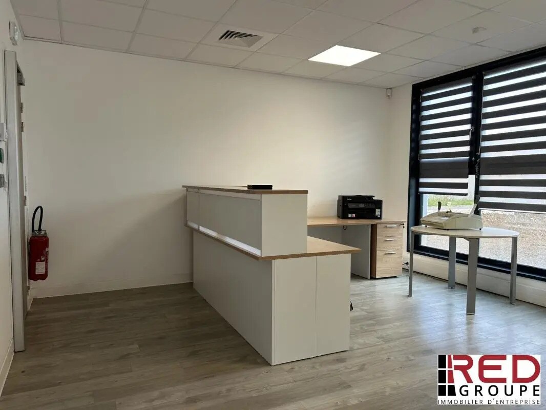 Office in Gardanne for sale Interior Photo- Image 1 of 3