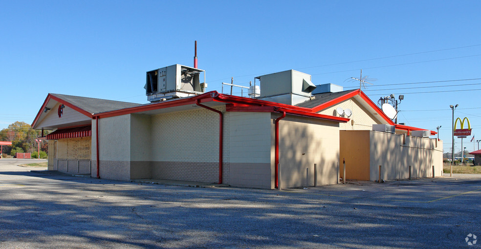 945 W South Blvd, Montgomery, AL for sale - Building Photo - Image 2 of 8