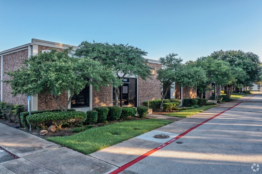 1000 Business Pky, Richardson, TX for sale - Primary Photo - Image 1 of 1