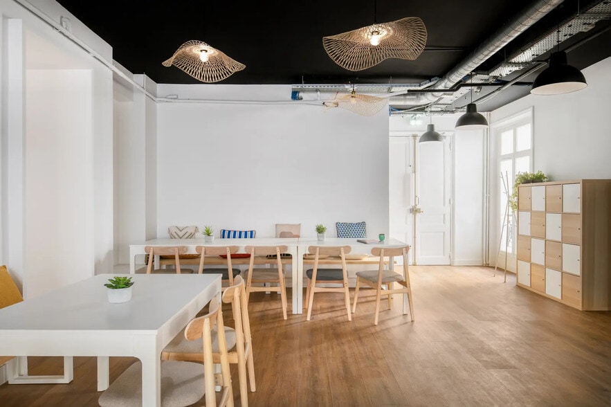 17 Rue Richer, Paris for lease - Building Photo - Image 3 of 6