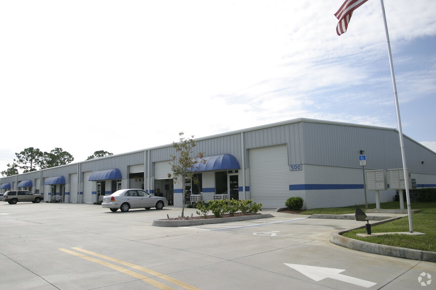 500 North Dr, Melbourne, FL for lease - Building Photo - Image 3 of 6