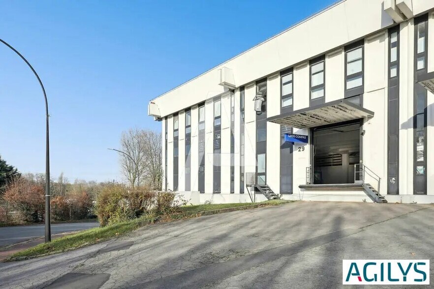 Flex in Rungis for lease - Building Photo - Image 2 of 12