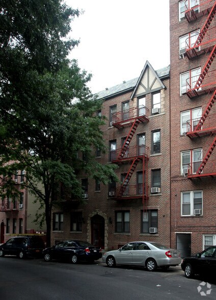 42-16 82nd St, Elmhurst, NY for sale - Primary Photo - Image 1 of 1