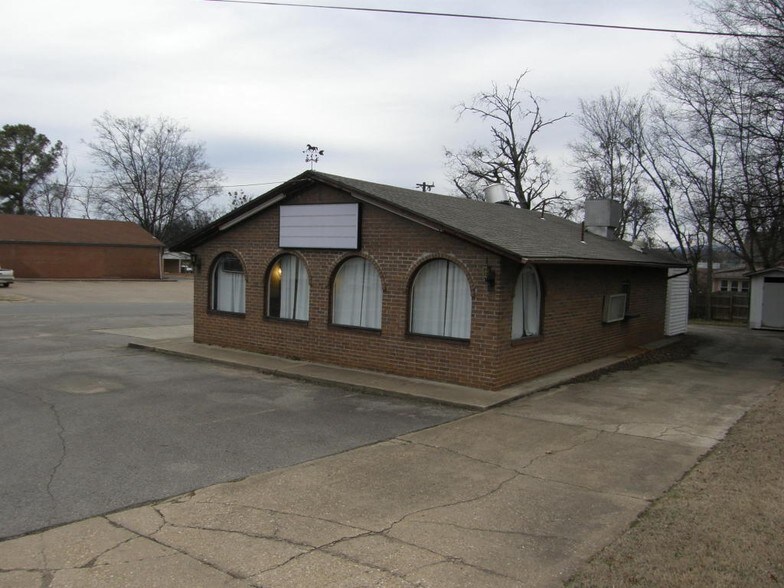 301 E Main St, Clarksville, AR for sale - Primary Photo - Image 1 of 1