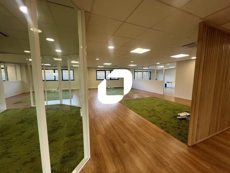 Office in Sars-et-Rosières for sale - Interior Photo - Image 3 of 12