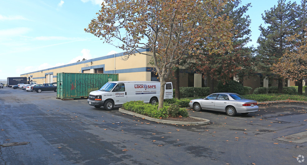 19707-19845 Cabot Blvd, Hayward, CA for lease - Building Photo - Image 2 of 4