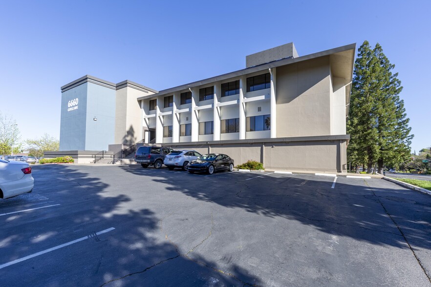 6660 Coyle Ave, Carmichael, CA for sale - Building Photo - Image 1 of 8