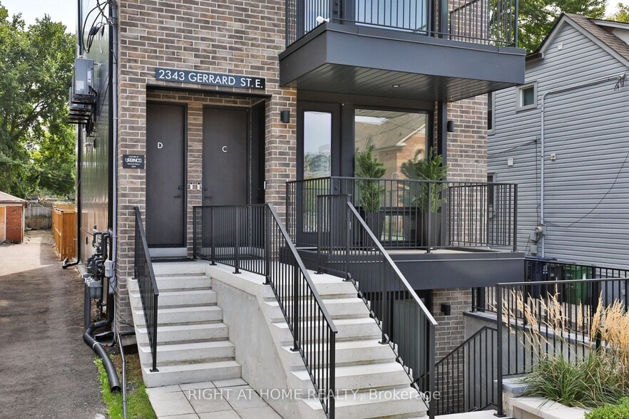 2343 Gerrard St E, Toronto, ON for sale - Building Photo - Image 3 of 22