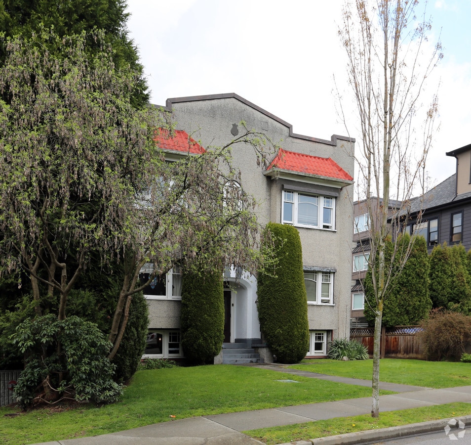 1325 W 10th Ave, Vancouver, BC V6H 2V4