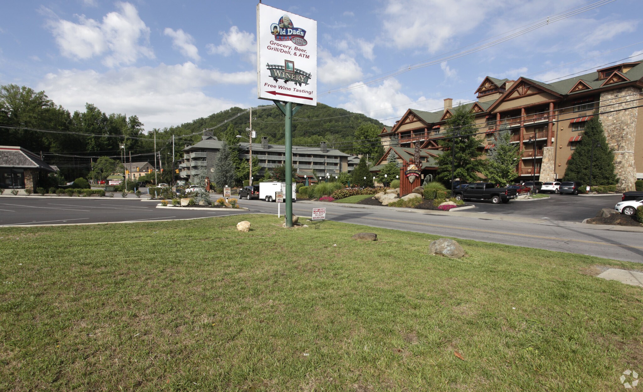 817 River Rd, Gatlinburg, TN for sale Primary Photo- Image 1 of 1