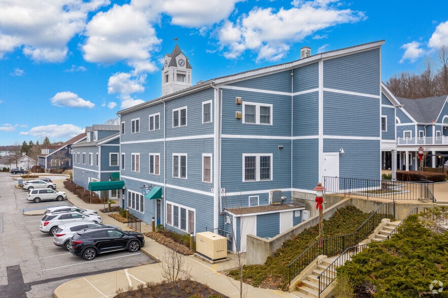 600 Clock Tower Cmn, Brewster Village, NY for lease - Building Photo - Image 3 of 5