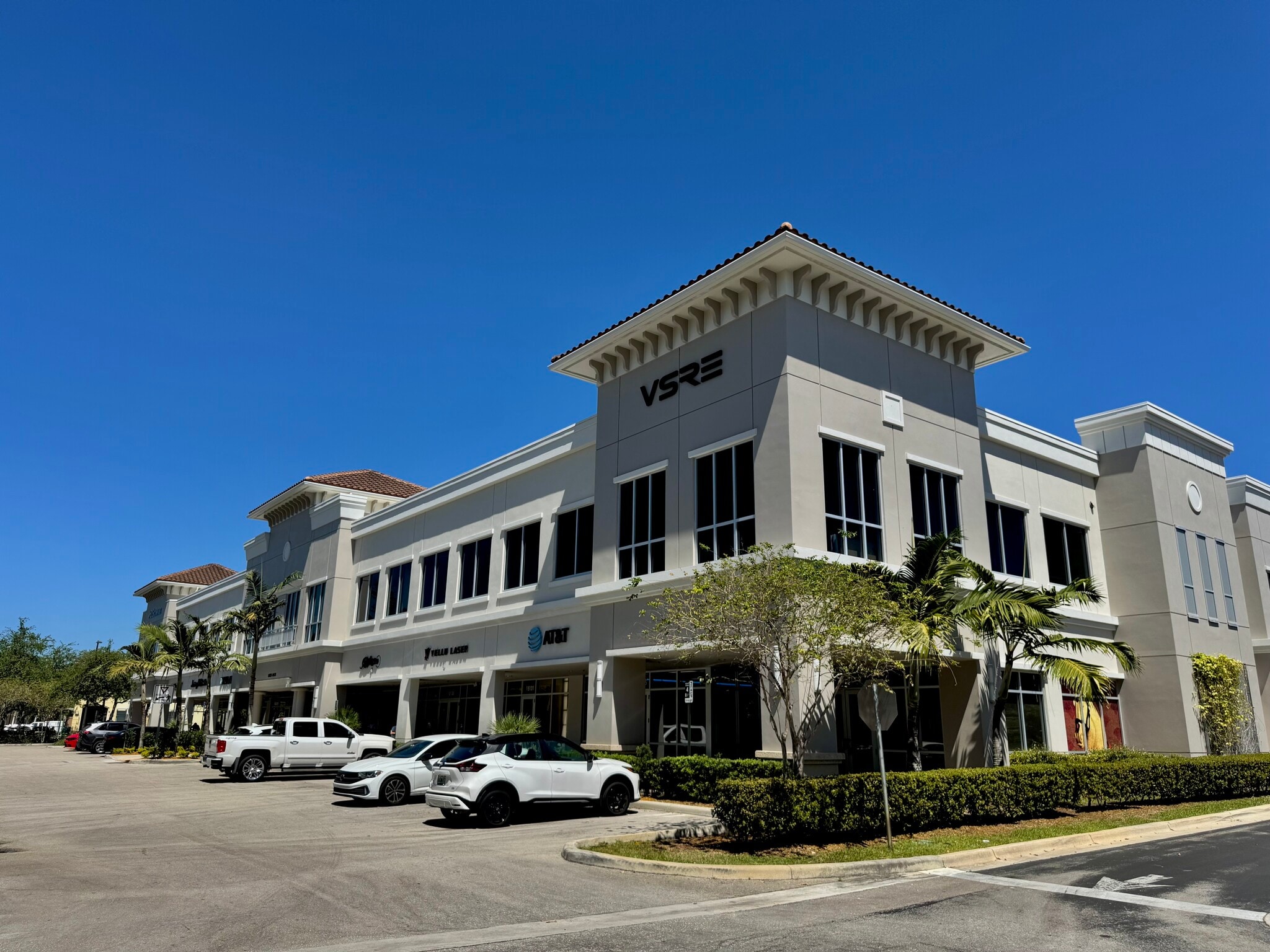 15121-15175 NW 67th Ave, Miami Lakes, FL for lease Building Photo- Image 1 of 6