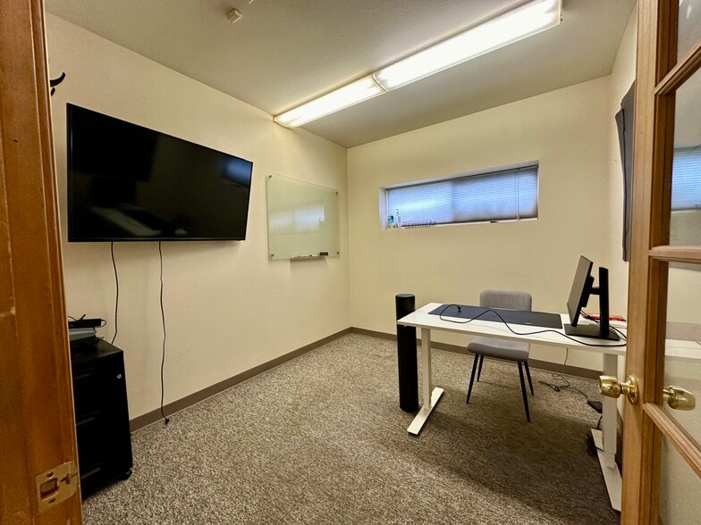 8300 7th Ave S, Seattle, WA for lease - Building Photo - Image 3 of 14