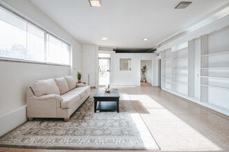 305 N Laurent St, Victoria, TX for lease Building Photo- Image 2 of 38