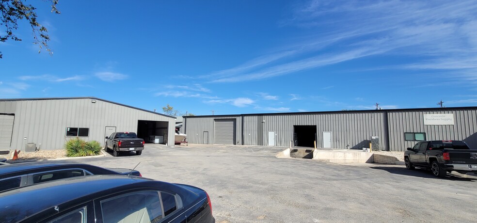 224 Investment Loop, Hutto, TX for lease - Building Photo - Image 2 of 16