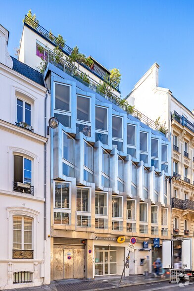 63 Rue De Douai, Paris for sale - Primary Photo - Image 1 of 1