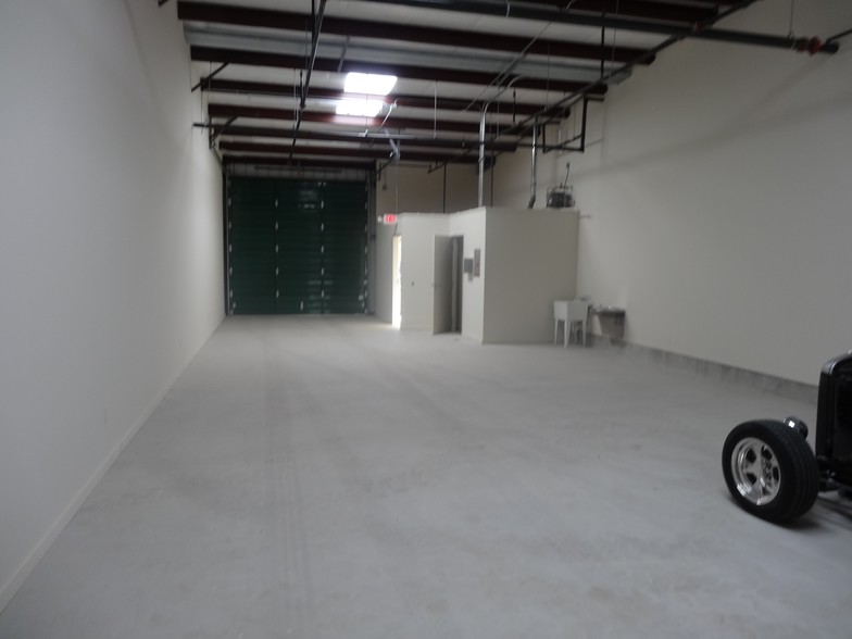 540 Sandau Rd, San Antonio, TX for lease - Building Photo - Image 3 of 4