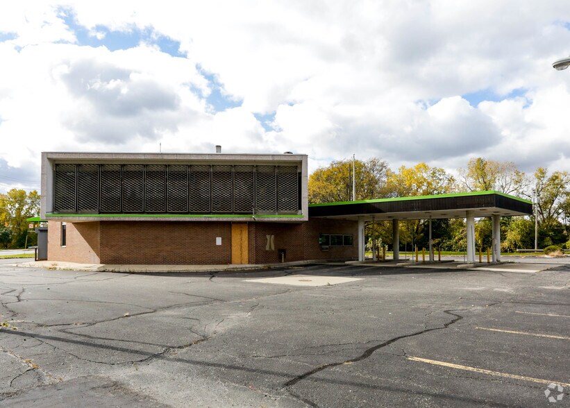 1101 Robert T Longway Blvd, Flint, MI for sale - Primary Photo - Image 1 of 1