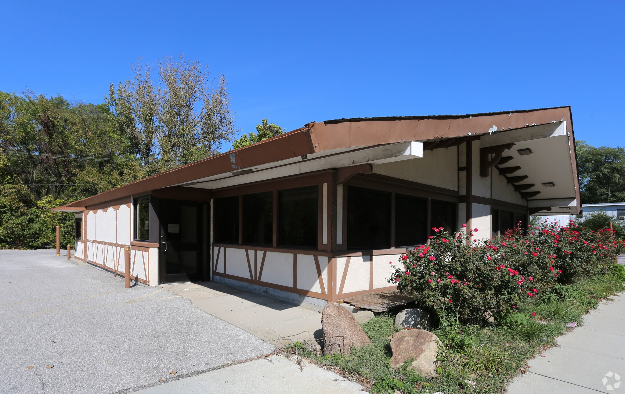 112 E 30th St, Latonia, KY for sale Primary Photo- Image 1 of 1