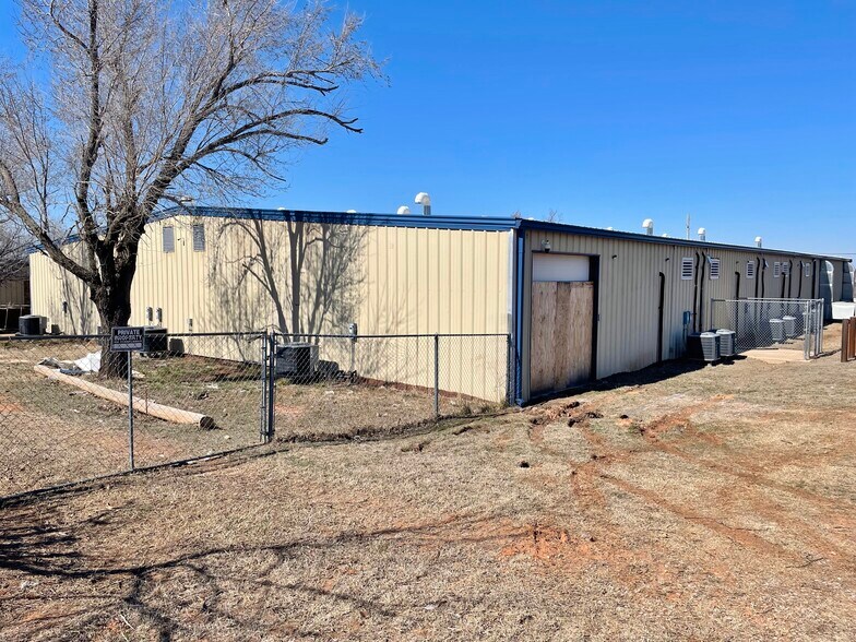 5909 Aero Dr, Tuttle, OK for lease - Primary Photo - Image 1 of 9