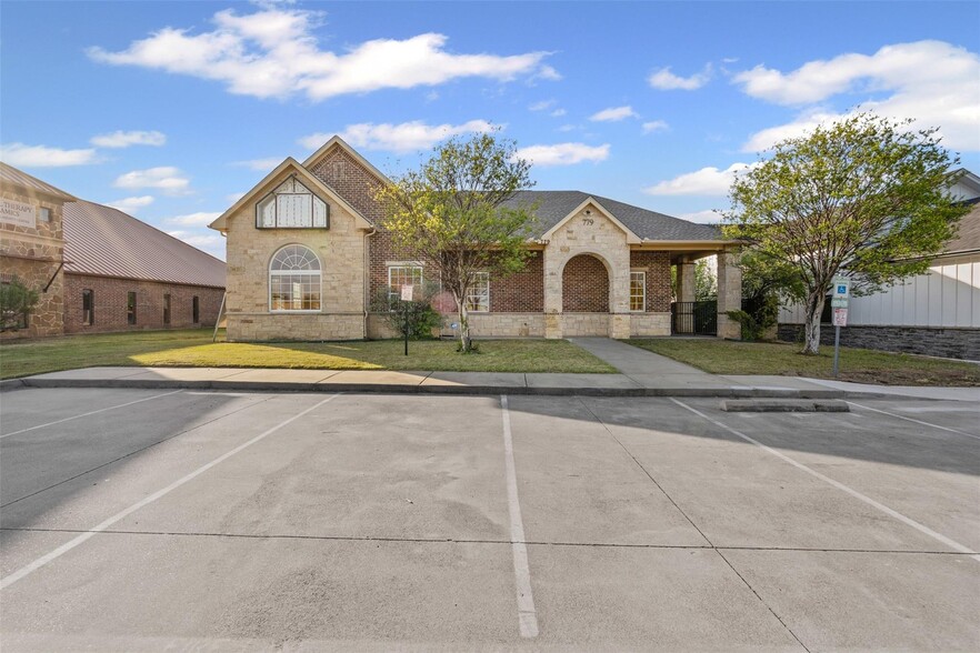 779 E FM 1187, Crowley, TX for sale - Primary Photo - Image 1 of 14