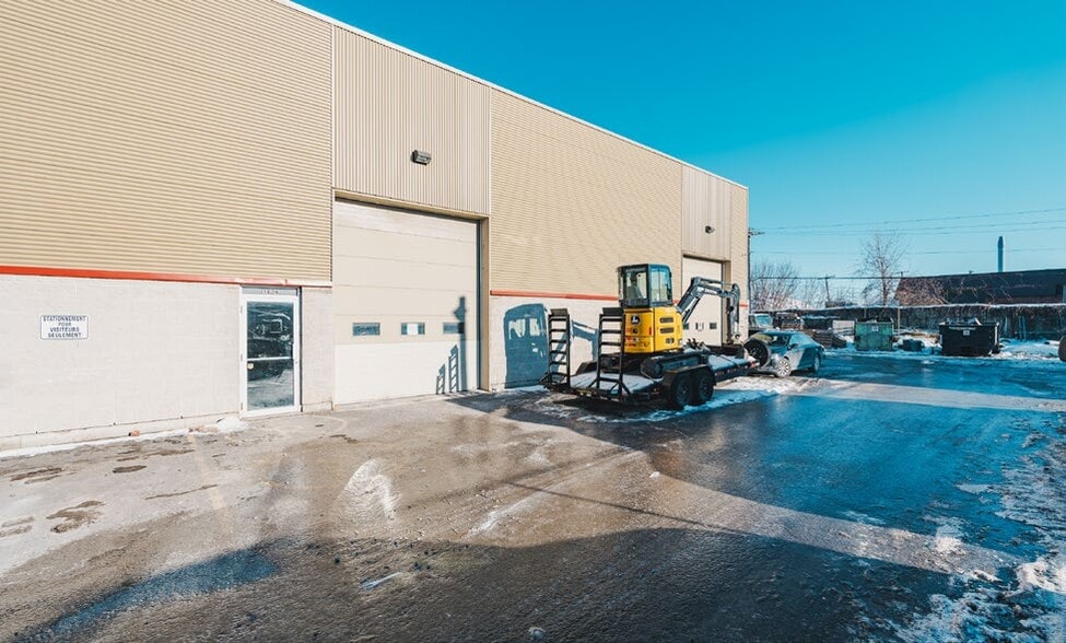 1620-1626 Boul Saint-Elzéar O, Laval, QC for lease - Building Photo - Image 2 of 4