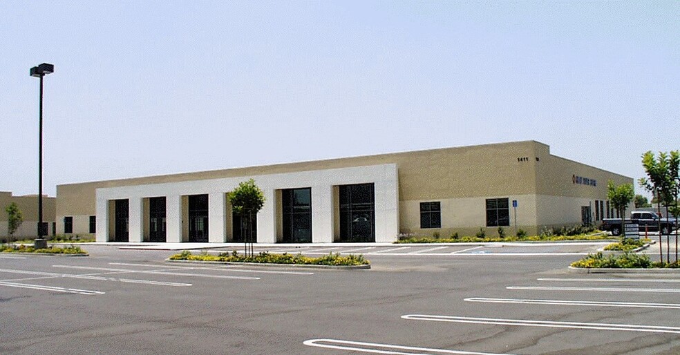 1411 N Grand Ave, Covina, CA for lease - Building Photo - Image 2 of 4