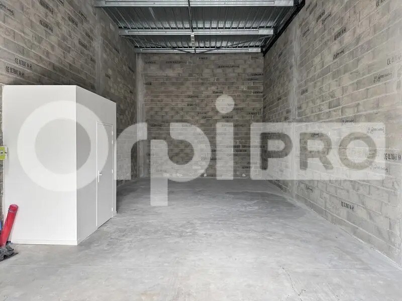 Location Entrepôt 90 m² - Photo 1